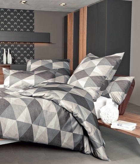 Janine Messina dekbedovertrek design ruit, eenpersoons dekbedovertrek taupe, kast Hulsta MUlti-Forma lak grijs, blank eiken